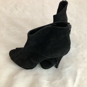 Via Neroli Booties